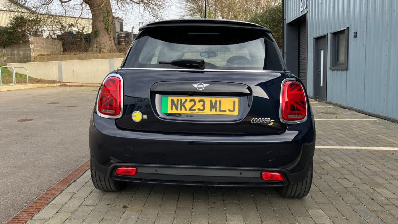 MINI Hatchback 135kW Cooper S Level 3 33kWh 3dr Auto Electric Hatchback
